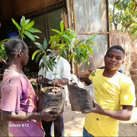 Compact-Resource-Foundation–Projects–Kawiri-Village-Nkhotakota–saplings-delivered-1