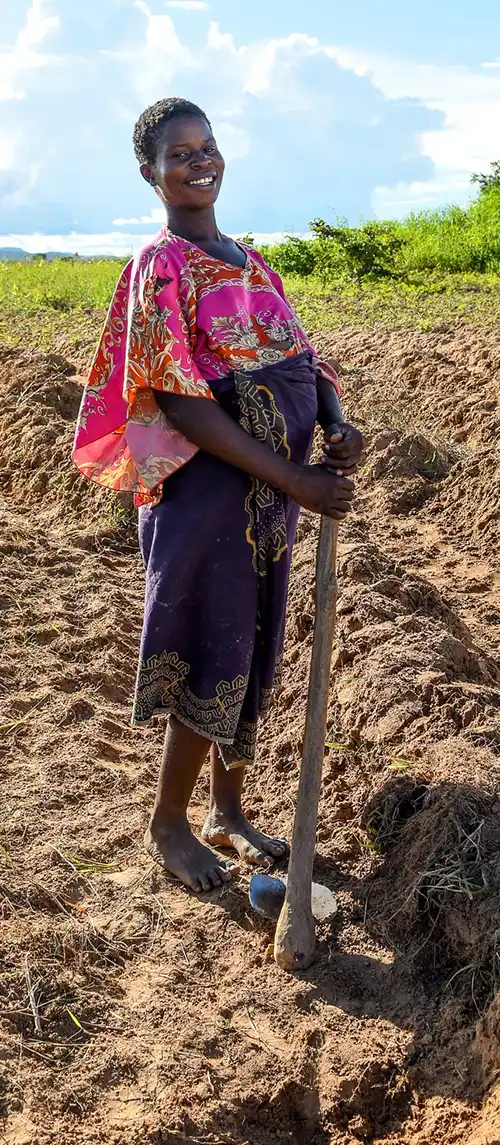 Compact-Resource-Foundation–Projects–Kawiri-Village-Nkhotakota–using-pick